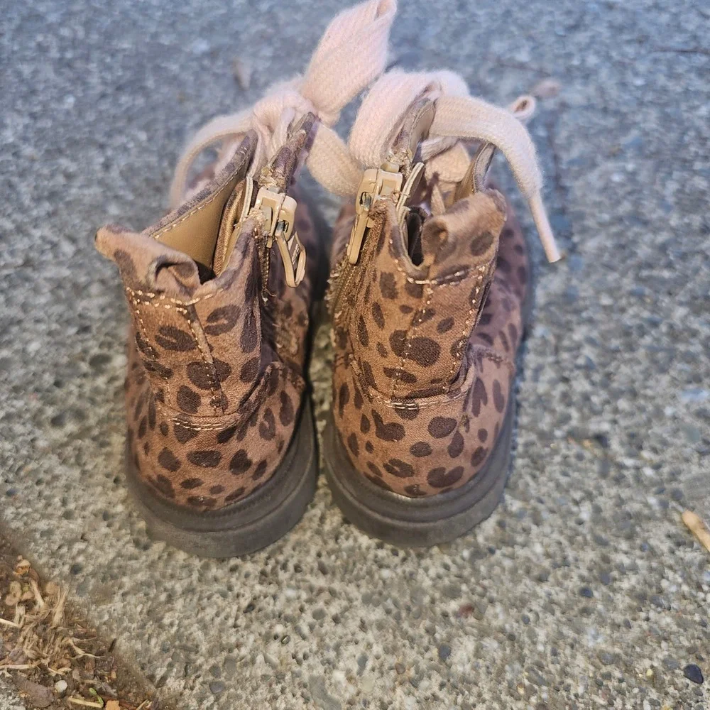 Cat and Jack Toddler Girls Leopard Print‎ Combat Boots Size 7 Side Zip Lace Up